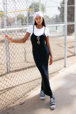 Jennifer Dress - Black -VANA Apparel Store 90s BASICS EDITS 01