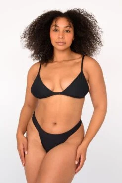 Kourtney Top - Black -VANA Apparel Store SKATIE BlackRe stockCURVE 151