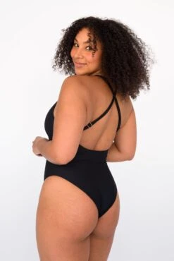 Zoey One Piece - Black -VANA Apparel Store SKATIE BlackRe stockCURVE 26