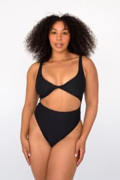 Chloe One Piece - Black -VANA Apparel Store SKATIE BlackRe stockCURVE 6