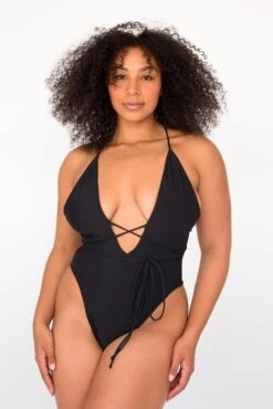 Lynn One Piece - Black 17 Lynn One Piece - Black -VANA Apparel Store SKATIE BlackRe stockCURVE 73