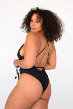 Lynn One Piece - Black 19 Lynn One Piece - Black -VANA Apparel Store SKATIE BlackRe stockCURVE 80