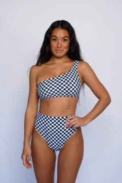 Ellis Top - Dogtown -VANA Apparel Store SKATIE Dogtown 35 pp Edit