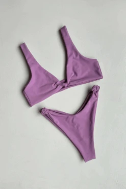 Suzanne Bottom - Lilac 11 Suzanne Bottom - Lilac -VANA Apparel Store SkatieE comm 0691f56f f7ab 4722 8b30 c55e32a40c6e
