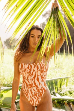 Resa One Piece - Tunnels -VANA Apparel Store SkatieE comm 13 23c20dc0 db5b 4b64 a27c e4c2db883db1