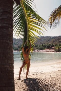 Ella Top - Picante -VANA Apparel Store amad664 080 d4a466aa 2dd7 4bfd 9369 2d123c2152e5